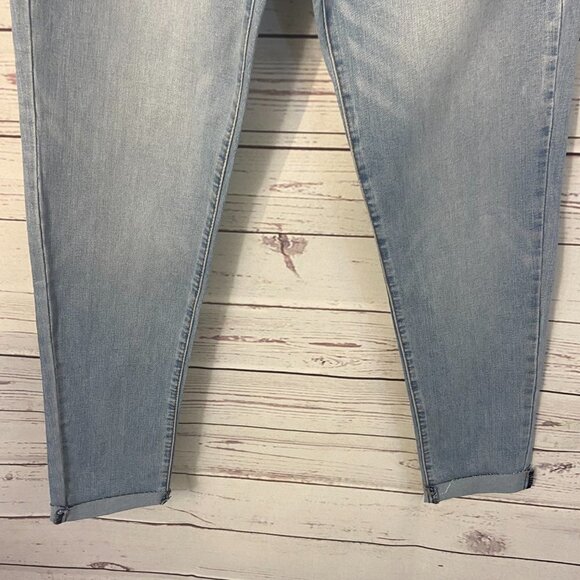 KanCan Women's Jeans Size 29 (28 x 26) Light Wash Mid Rise ELY1042L-SF NWT - Picture 2 of 9